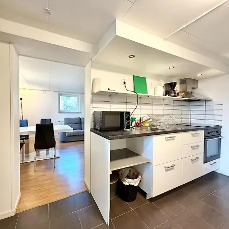 Work-ready 3br - 6 Single Beds - 10 Min To Volvo Ferienhaus Göteborg