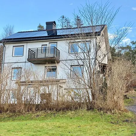 Work-ready 3br - 6 Single Beds - 10 Min To Volvo