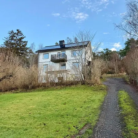 Ferienhaus Work-ready 3br - 6 Single Beds - 10 Min To Volvo Göteborg