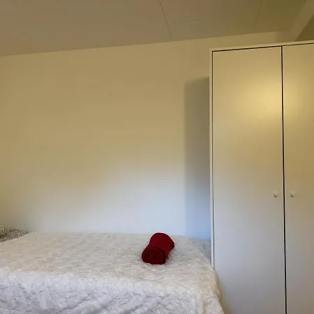 Work-ready 3br - 6 Single Beds - 10 Min To Volvo Ferienhaus Göteborg