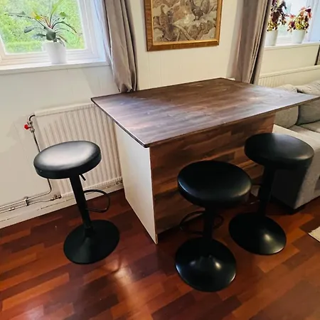 Bright 2-room For Families & Businesses *