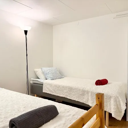 Work-ready 3br - 6 Single Beds - 10 Min To Volvo Göteborg