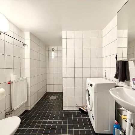 Work-ready 3br - 6 Single Beds - 10 Min To Volvo Göteborg