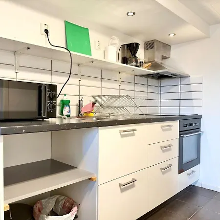 Work-ready 3br - 6 Single Beds - 10 Min To Volvo * Göteborg
