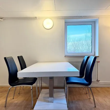 Ferienhaus Work-ready 3br - 6 Single Beds - 10 Min To Volvo Göteborg
