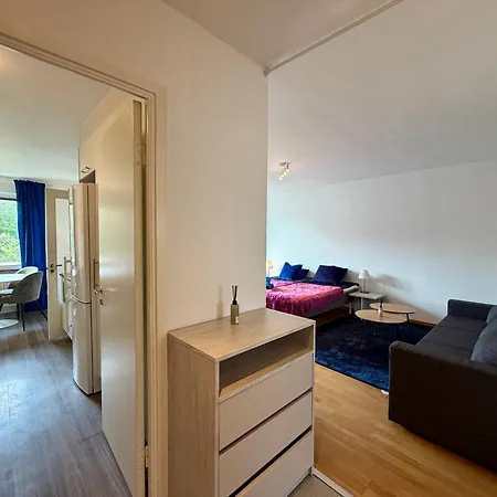 Διαμέρισμα 2br Worker & Family Near Volvo With Free Parking *