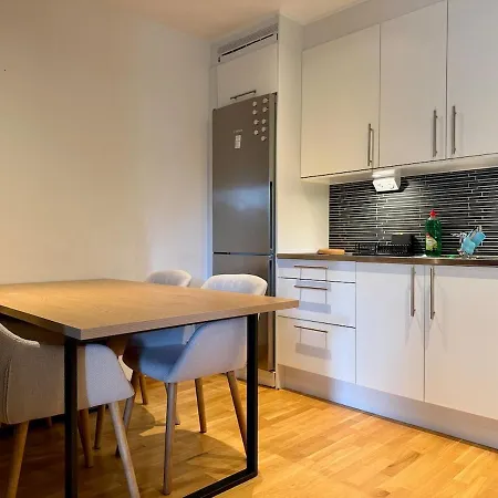 2br Workers Near Volvo With Free Parking