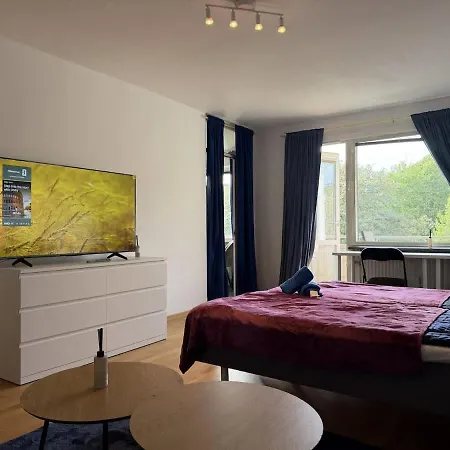 2br Worker & Family Near Volvo Tv In Each Göteborg