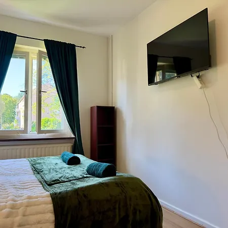 Daire Workers & Family Homes Modern 2br With Free Parking 10 Min To Volvo *