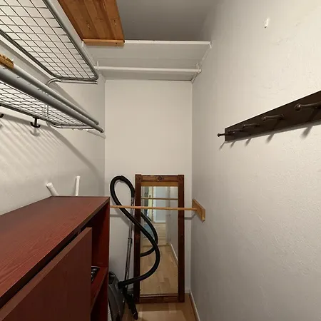 Daire Workers & Family Homes Modern 2br With Free Parking 10 Min To Volvo Göteborg