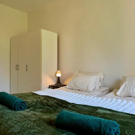 Daire Workers & Family Homes Modern 2br With Free Parking 10 Min To Volvo *