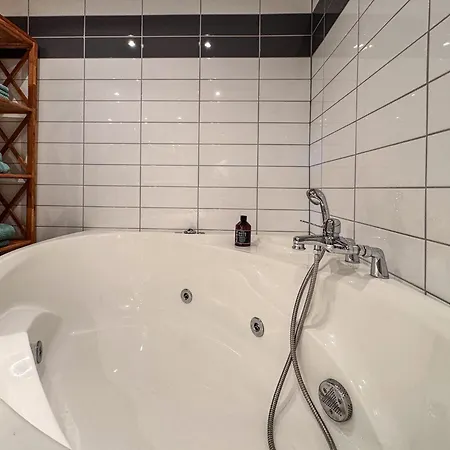 Apartament With Private Entrance & Office Near Ullevi & Volvo *