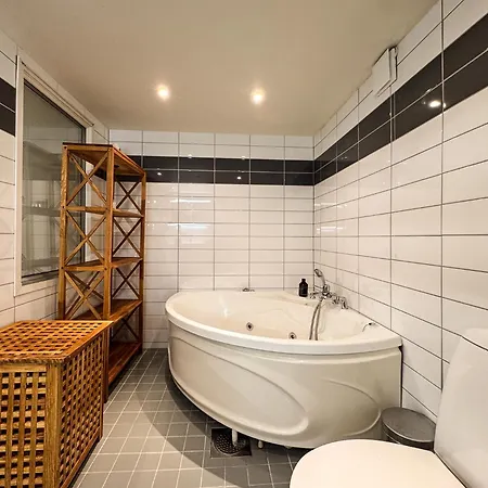 With Private Entrance & Office Near Ullevi & Volvo Apartament Göteborg