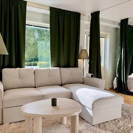 2br Workers Near Volvo With Free Parking *