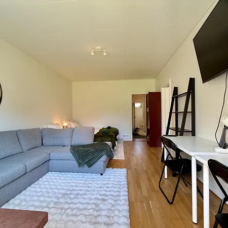 Workers & Family Homes Modern 2br With Free Parking 10 Min To Volvo *
