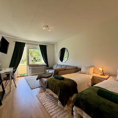 Workers & Family Homes Modern 2br With Free Parking 10 Min To Volvo Daire