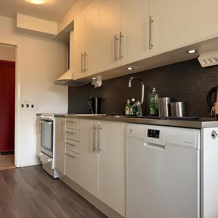 2br Worker & Family Near Volvo Tv In Each Göteborg