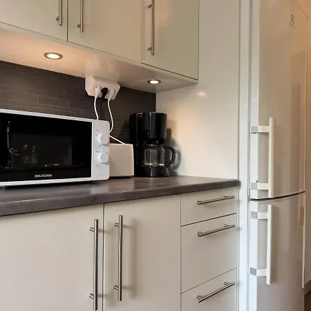 2br Worker & Family Near Volvo Tv In Each Apartment Göteborg