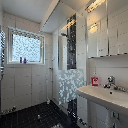 2br Worker & Family Near Volvo Tv In Each Göteborg