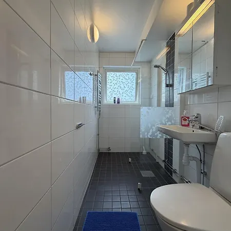 Apartment 2br Worker & Family Near Volvo Tv In Each Göteborg