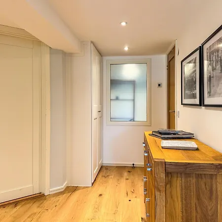 With Private Entrance & Office Near Ullevi & Volvo Göteborg