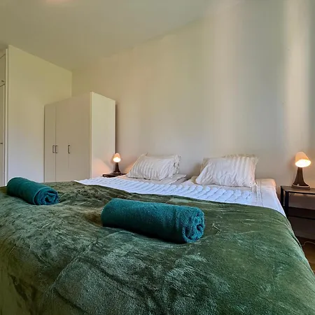 Daire Workers & Family Homes Modern 2br With Free Parking 10 Min To Volvo