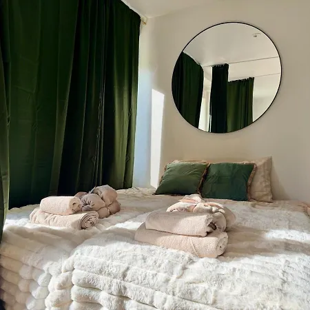 2br Workers Near Volvo With Free Parking *