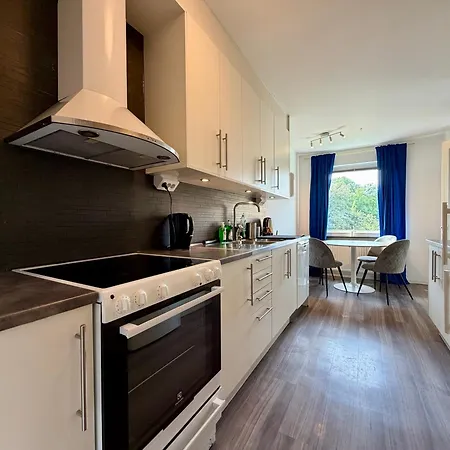 2br Worker & Family Near Volvo With Free Parking *