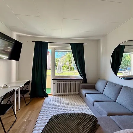 Daire Workers & Family Homes Modern 2br With Free Parking 10 Min To Volvo