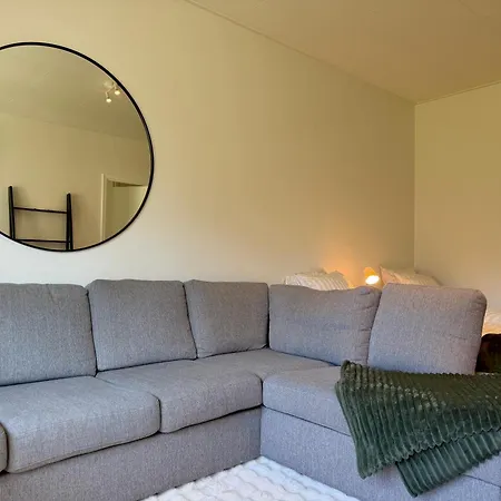 Workers & Family Homes Modern 2br With Free Parking 10 Min To Volvo Daire