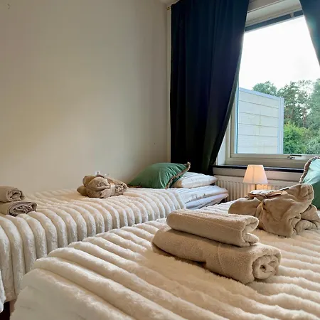 2br Workers Near Volvo With Free Parking * Gotemburgo