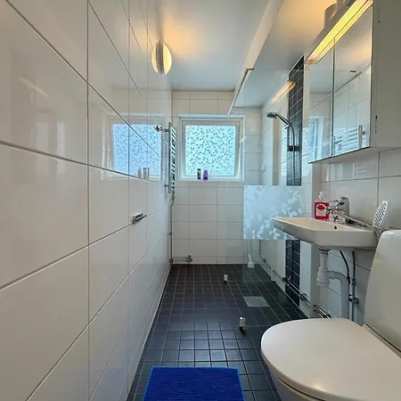 2br Worker & Family Near Volvo With Free Parking Διαμέρισμα *