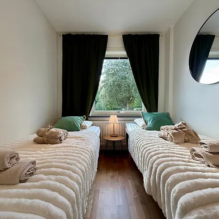 2br Workers Near Volvo With Free Parking *