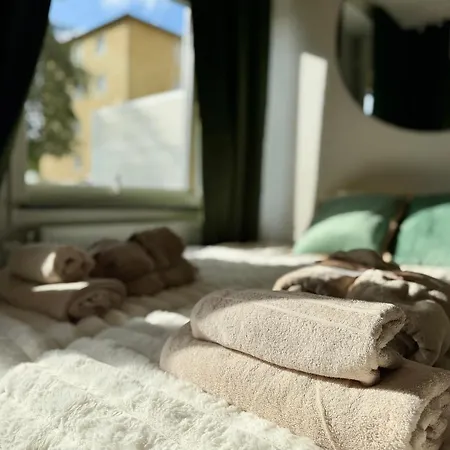 2br Workers Near Volvo With Free Parking Apartamento *