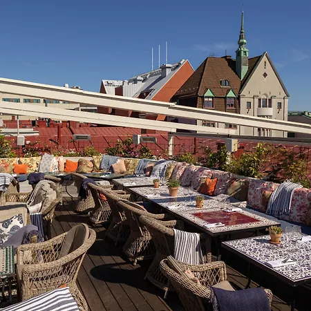 Pigalle Hotel
