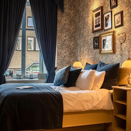 Pigalle Hotel