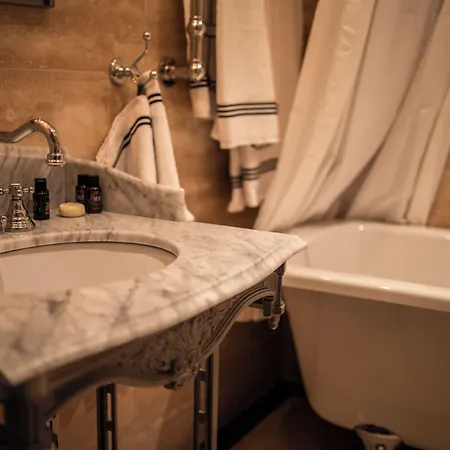 Pigalle 5*