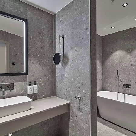 Scandic Crown Hotel 4*