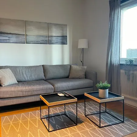 Cozy With Courtyard - Near Center Apartment