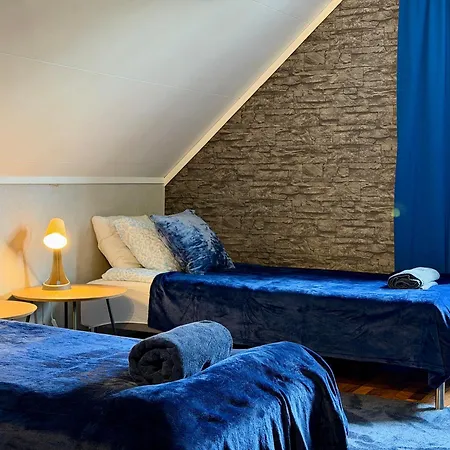 Workers With 4 Bedrooms 8 Beds And 2 Bath Near Volvo * Göteborg