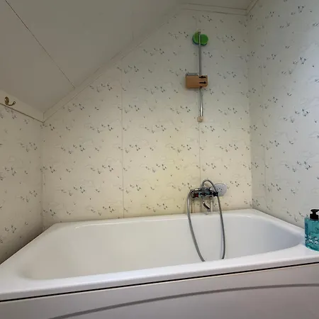 Workers With 4 Bedrooms 8 Beds And 2 Bath Near Volvo Ferienhaus Göteborg