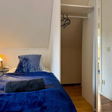 Ferienhaus Workers With 4 Bedrooms 8 Beds And 2 Bath Near Volvo Göteborg