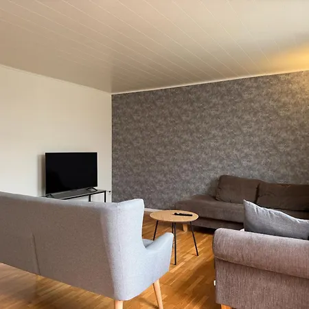 Ferienhaus Workers With 4 Bedrooms 8 Beds And 2 Bath Near Volvo Göteborg