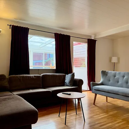Workers With 4 Bedrooms 8 Beds And 2 Bath Near Volvo Ferienhaus