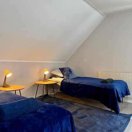 Workers With 4 Bedrooms 8 Beds And 2 Bath Near Volvo Göteborg