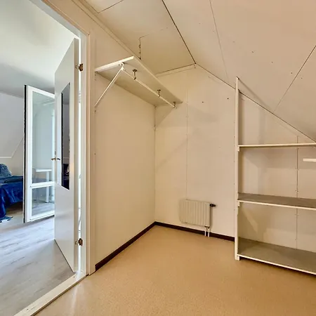 Ferienhaus Workers With 4 Bedrooms 8 Beds And 2 Bath Near Volvo Göteborg
