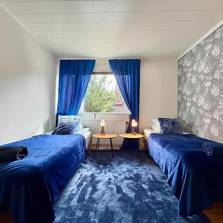 Workers With 4 Bedrooms 8 Beds And 2 Bath Near Volvo Göteborg