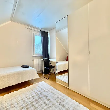 Workers Premium House With 6 Bedrooms 2 Bath And Free Parking Villa Göteborg