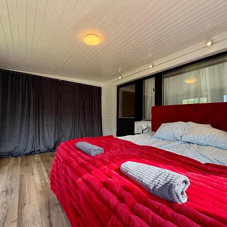 Villa Workers Premium House With 6 Bedrooms 2 Bath And Free Parking *
