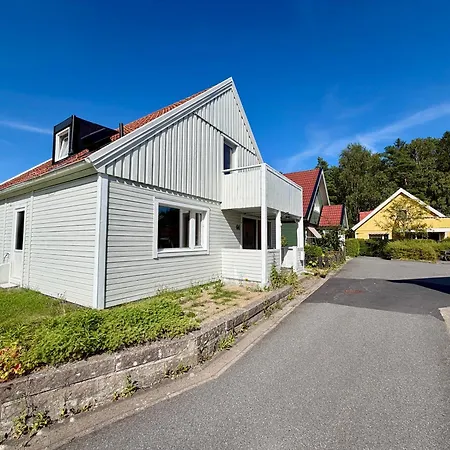 Workers Premium House With 6 Bedrooms 2 Bath And Free Parking Göteborg